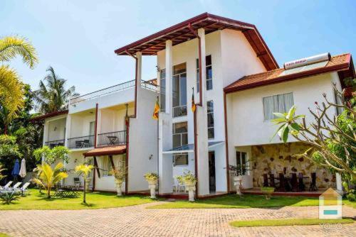 Rainbow Lagoon Resort Negombo Buitenkant foto