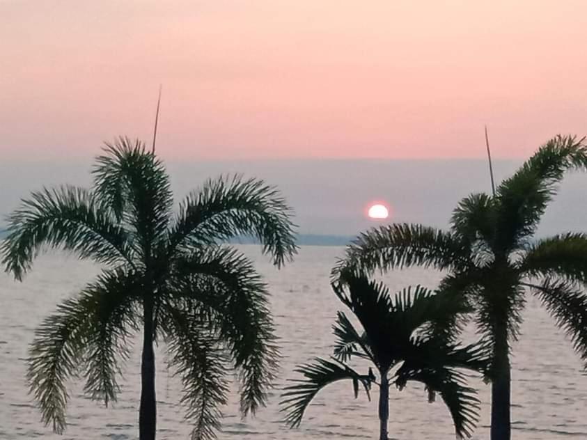 Rainbow Lagoon Resort Negombo Buitenkant foto